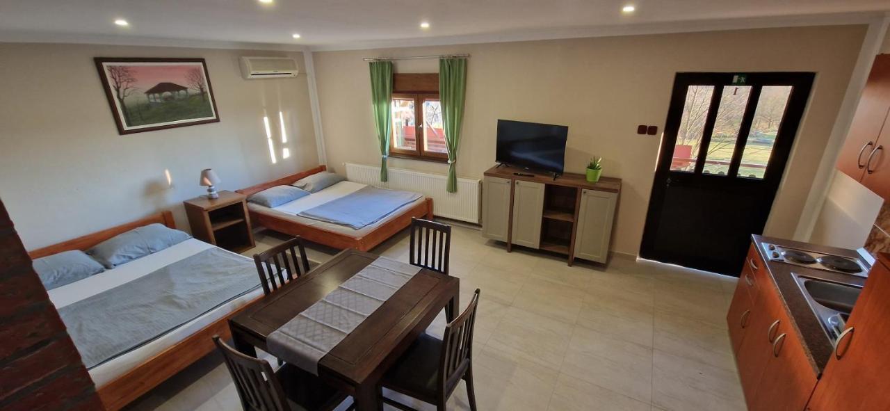 Guest House Blazevic Gornja Gracenica Exterior foto