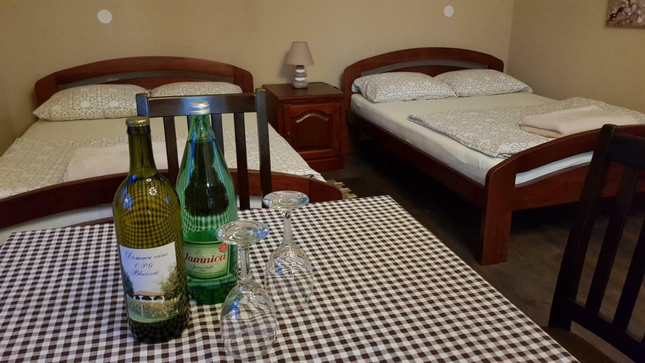 Guest House Blazevic Gornja Gracenica Exterior foto